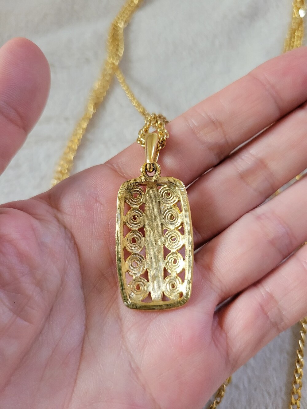 EUC Elegant 80s Boho VTG Gold Tone Layered Pendant Necklace - Picture 5 of 11